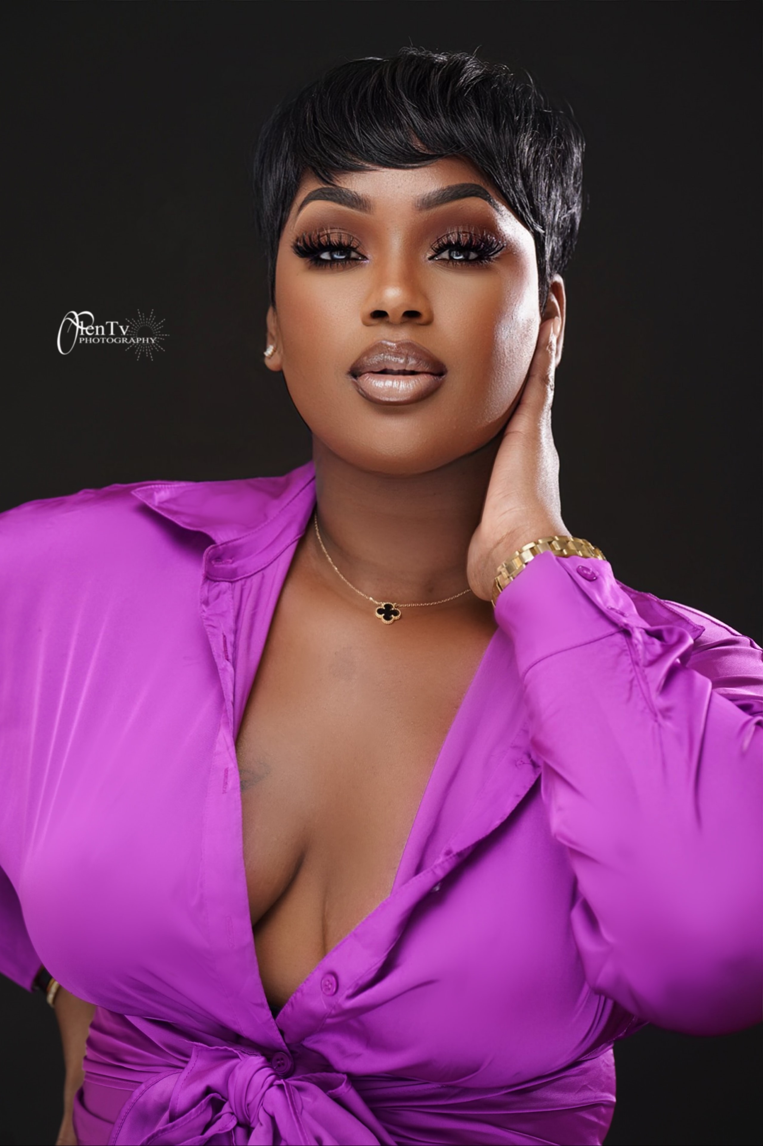 Lindsey Zoneé, Founder of The Glow Up Project